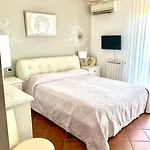 아파트 La Perla Sul Mare 메시나