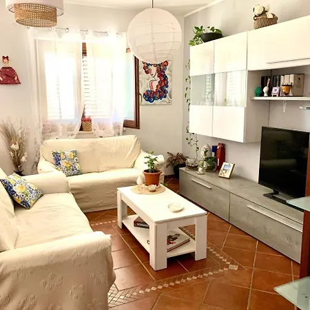 La Perla Sul Mare Apartment *