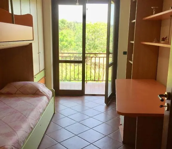 La Perla Sul Mare Apartment *